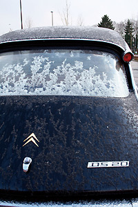 Citroën DS 20 im Schnee